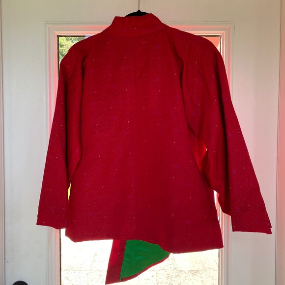 Traditional Red Silk Vietnamese Jacket with Bright Green Lining - Picture 4 of 5